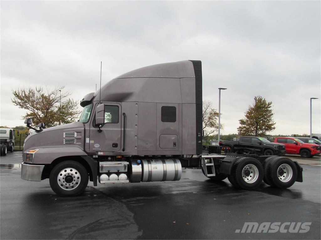 Mack AN64T Vetopöytäautot