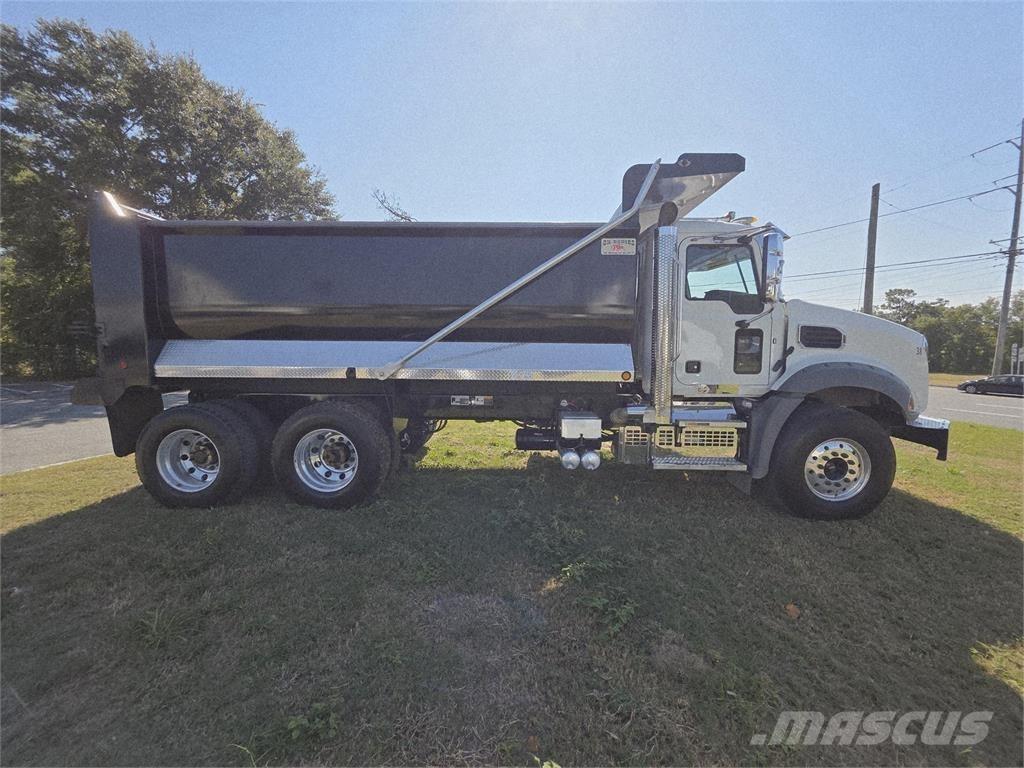 Mack GR64B Sora- ja kippiautot