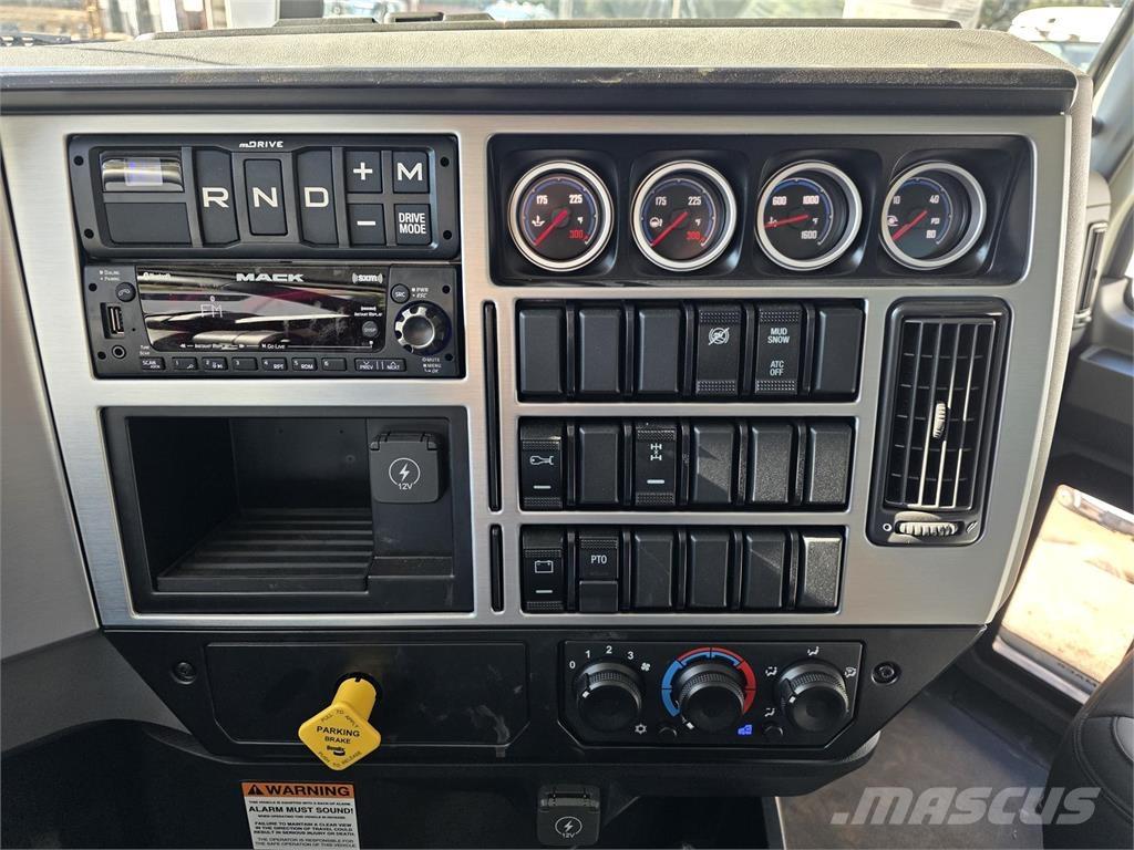 Mack GR64B Sora- ja kippiautot