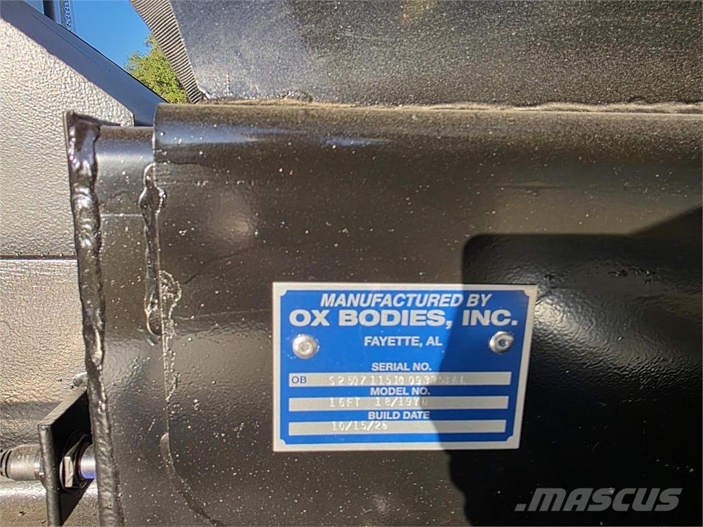 Mack GR64B Sora- ja kippiautot