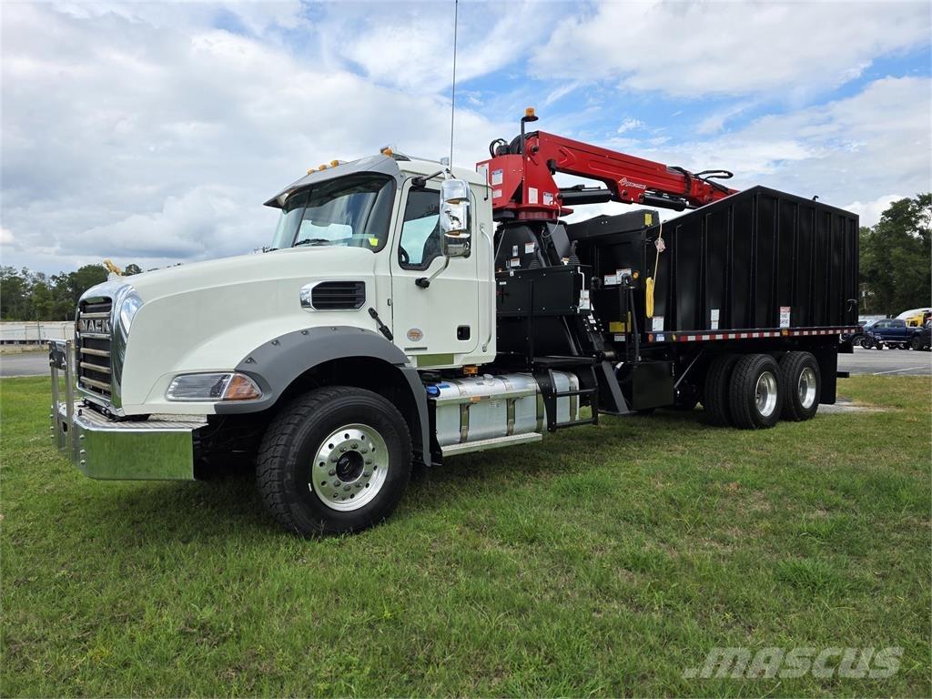 Mack GR64BR Sora- ja kippiautot