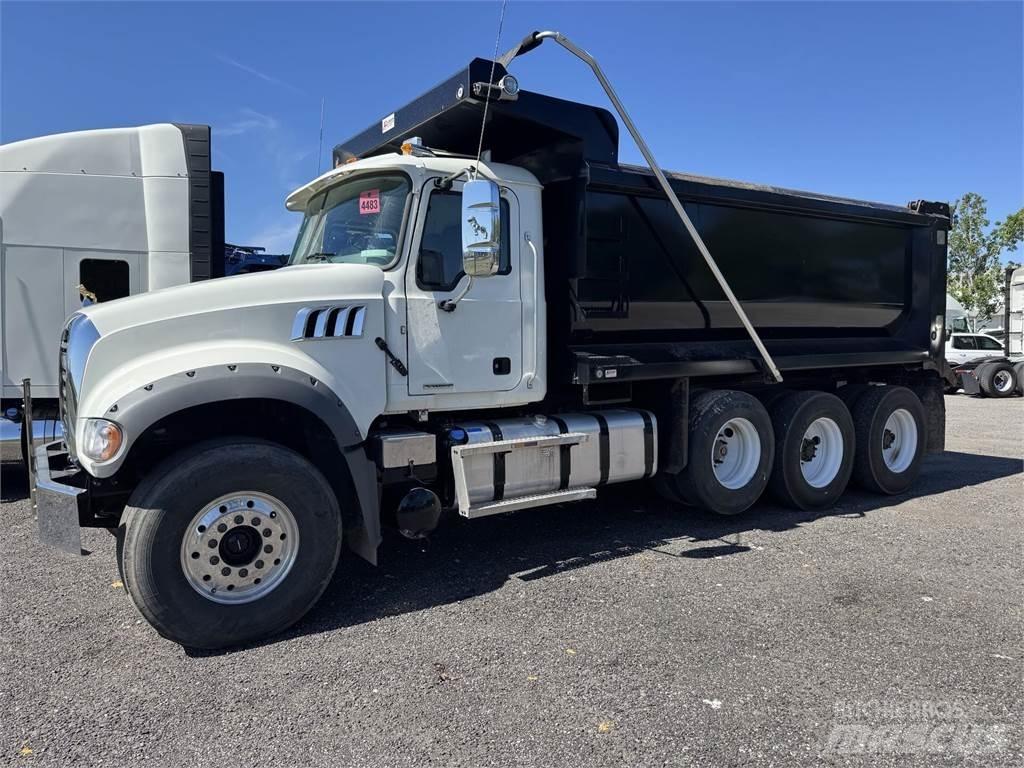 Mack GR64F Sora- ja kippiautot