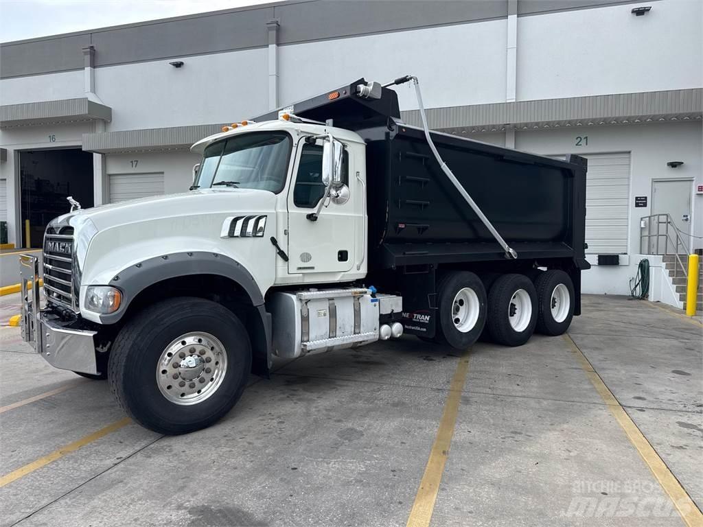 Mack GR64F Sora- ja kippiautot