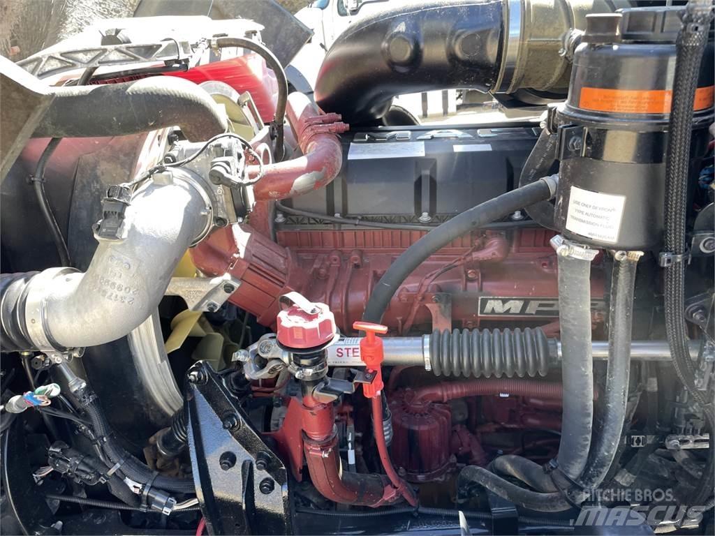 Mack GR64F Koukkulava kuorma-autot