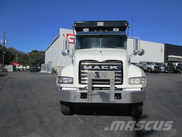 Mack GR64F Sora- ja kippiautot