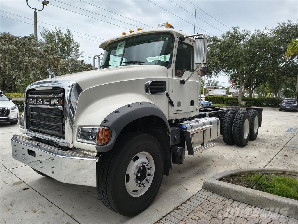 Mack GR64F Muut kuorma-autot