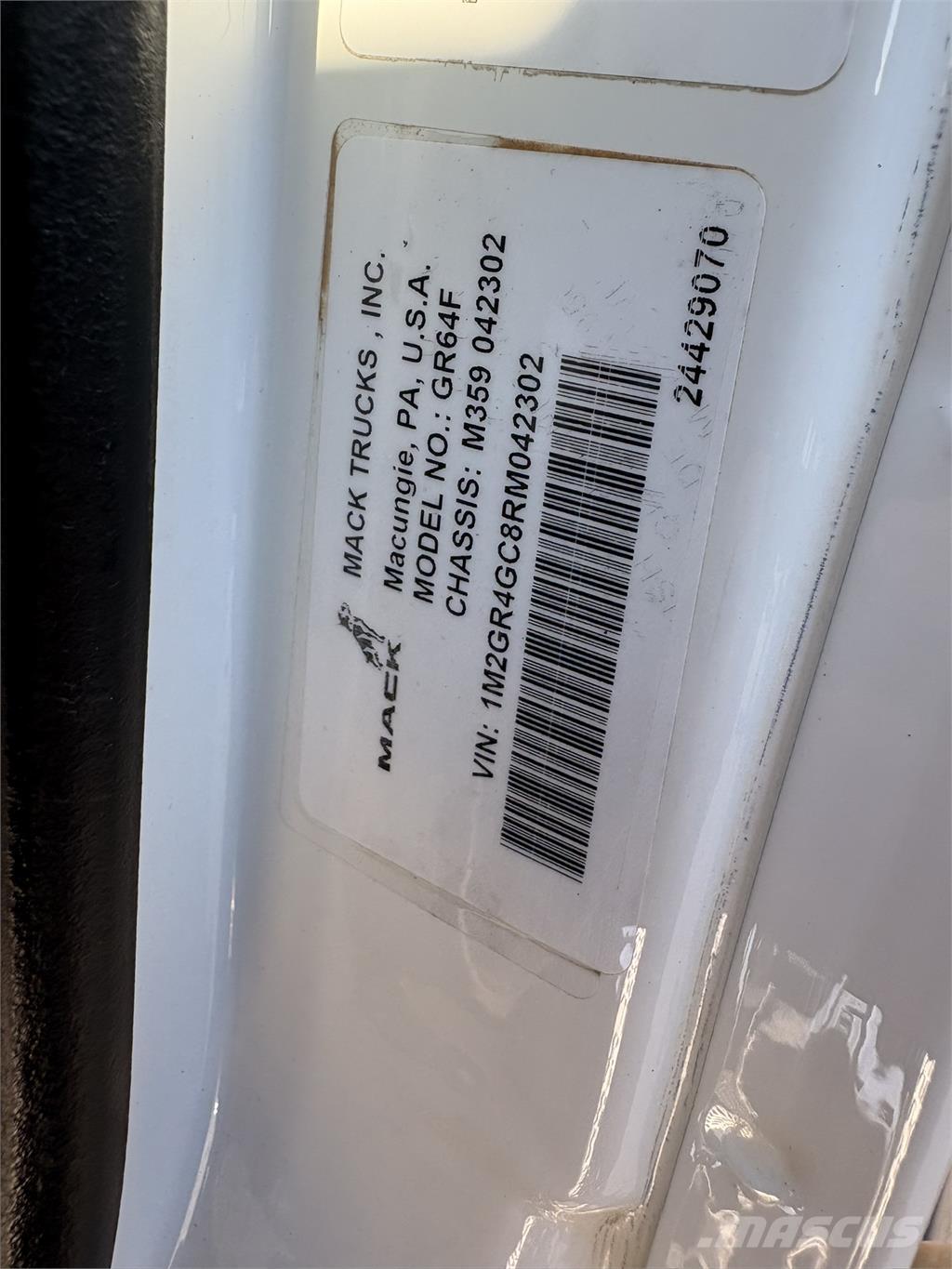 Mack GR64F Sora- ja kippiautot
