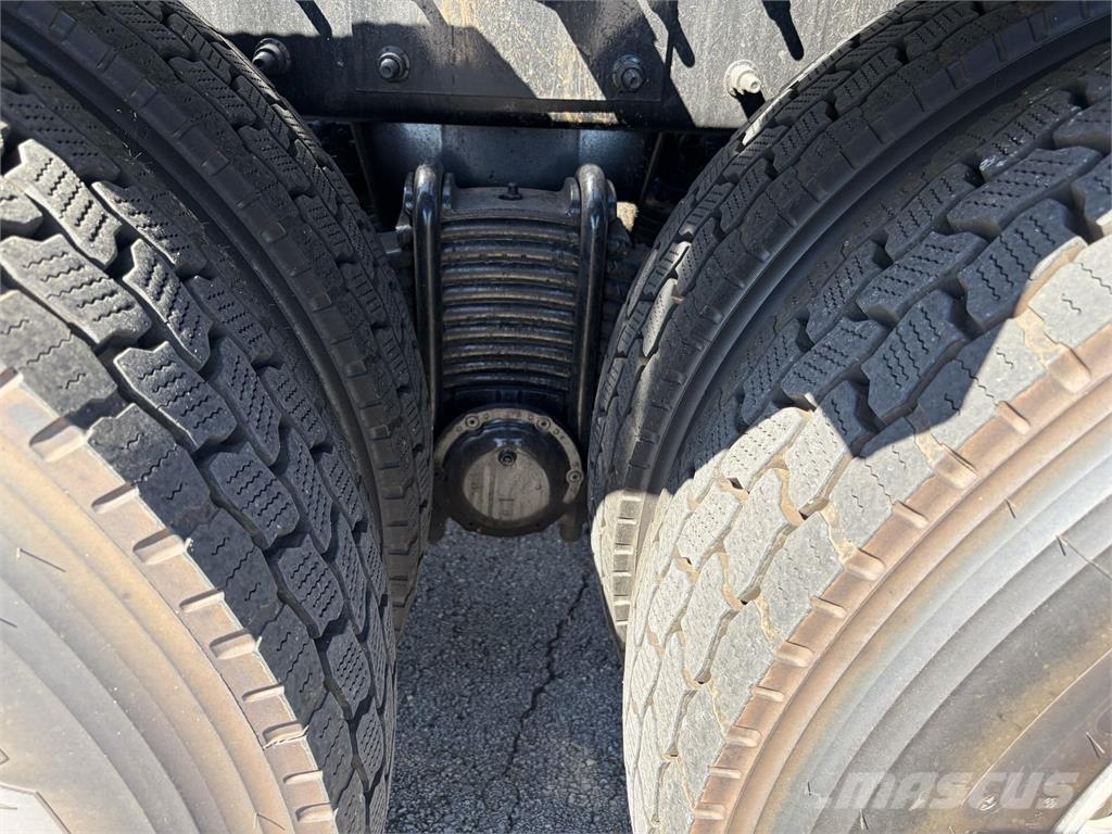 Mack GR64F Muut kuorma-autot