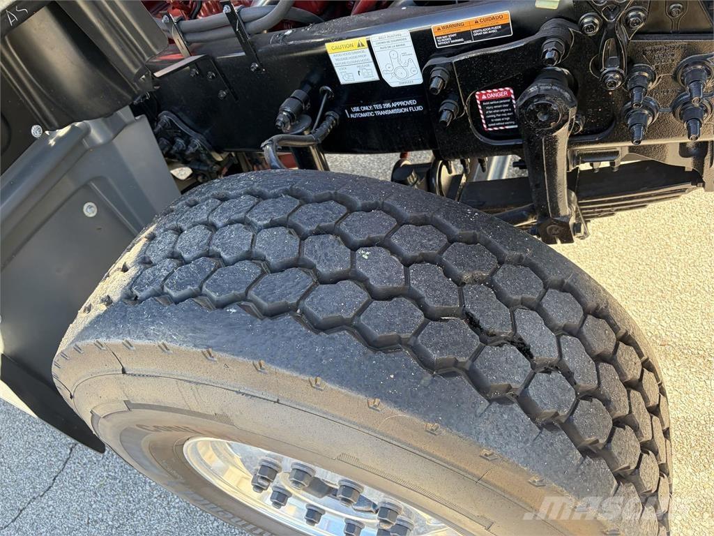 Mack GR64FR Betonikuorma-autot