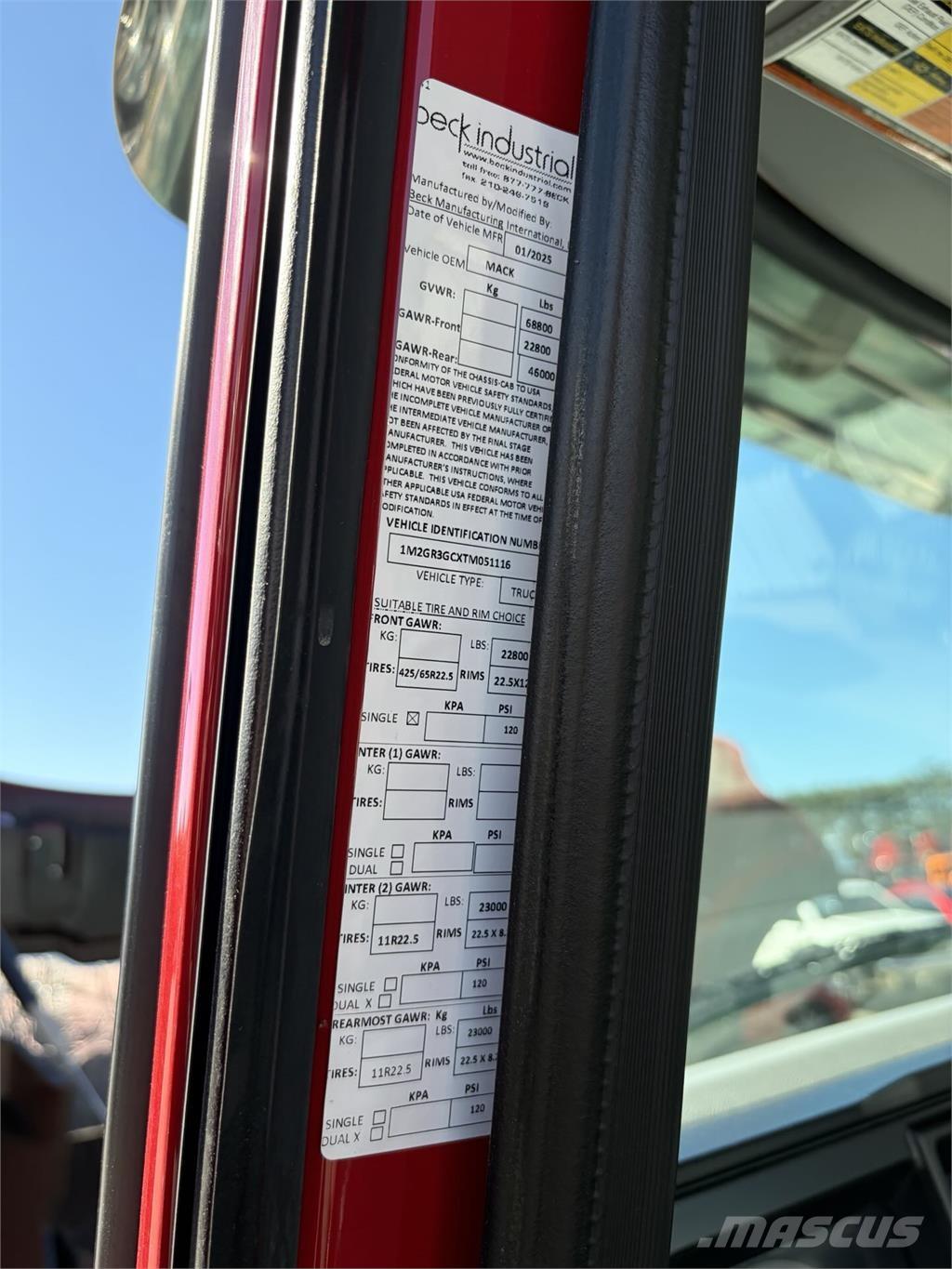 Mack GR64FR Betonikuorma-autot