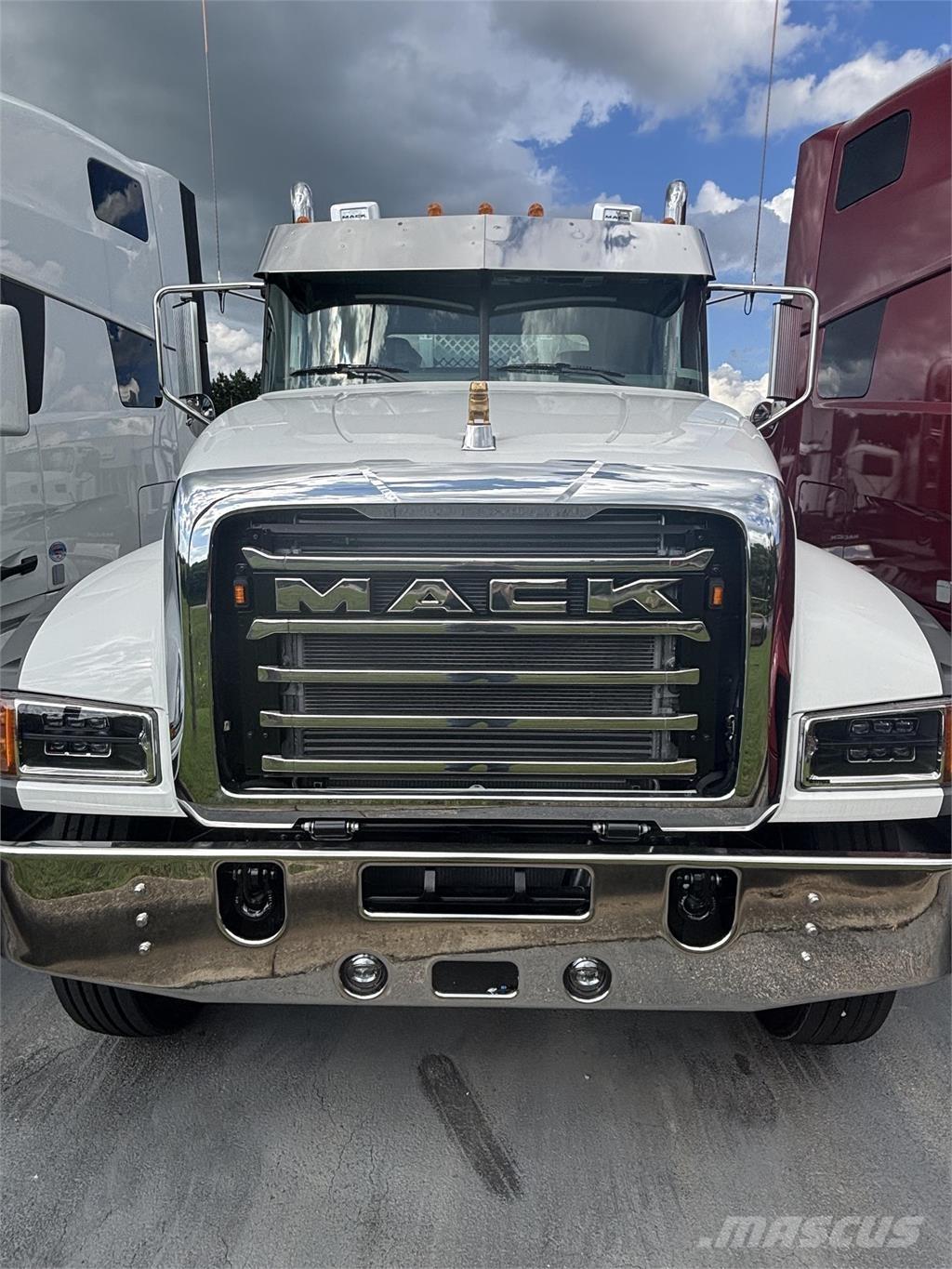 Mack GR64FT Vetopöytäautot