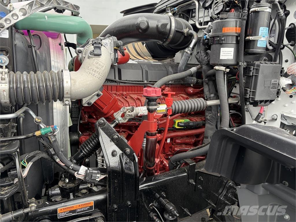 Mack GR64FT Vetopöytäautot