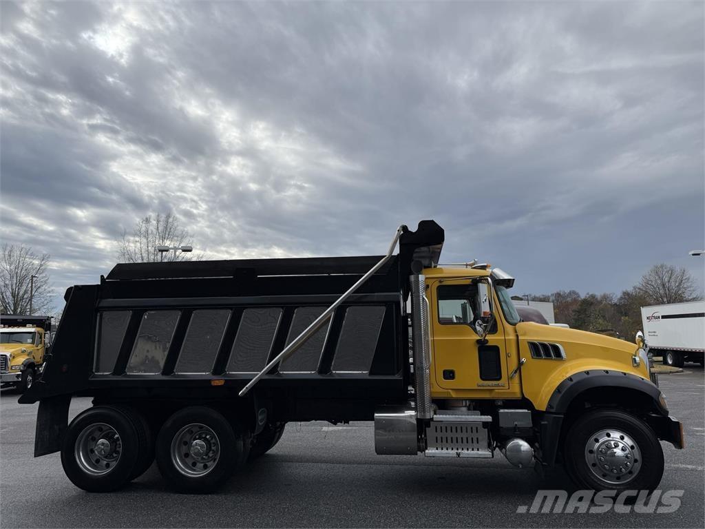 Mack GU713 Sora- ja kippiautot