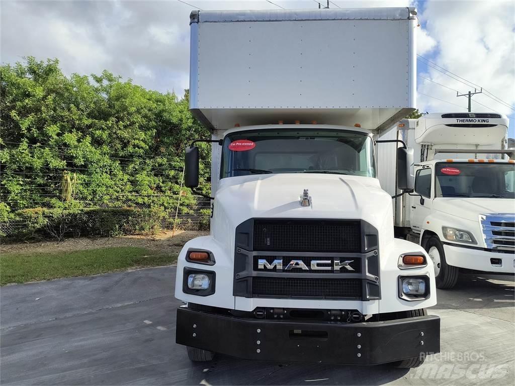 Mack MD6 Umpikorikuorma-autot
