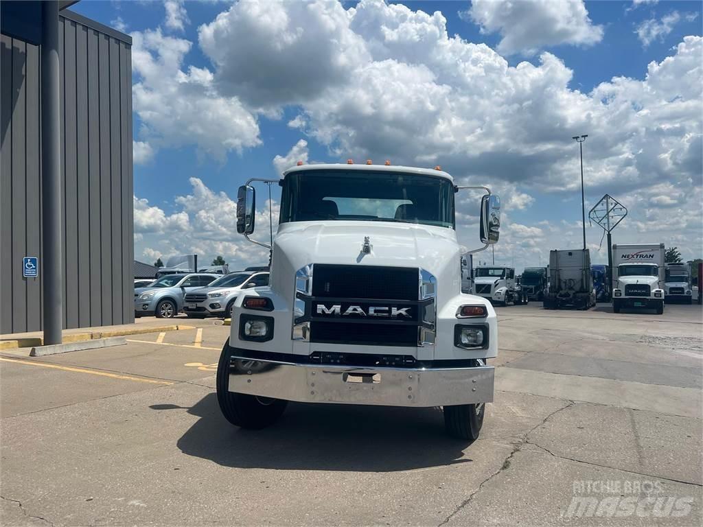 Mack MD742 Kuorma-autoalustat