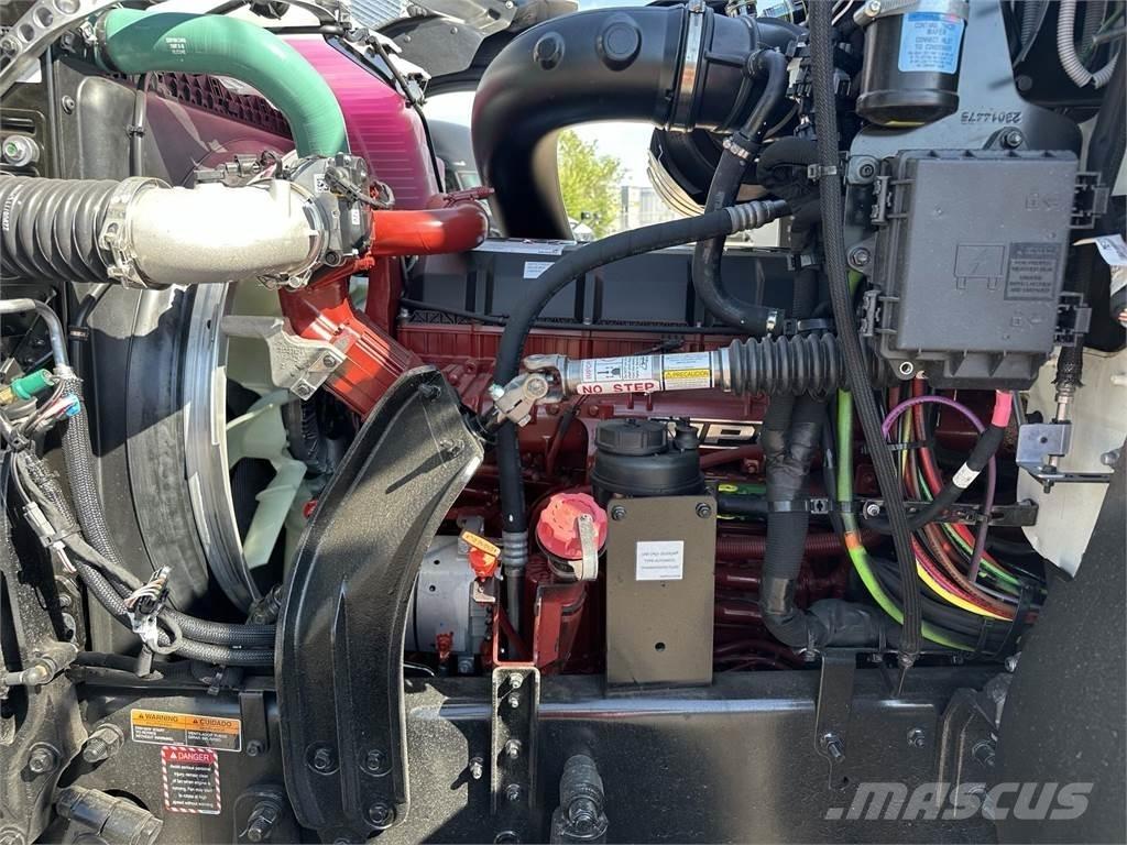 Mack PI64T Vetopöytäautot