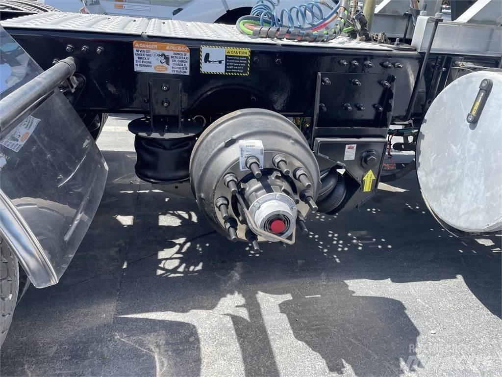 Mack PI64T Vetopöytäautot