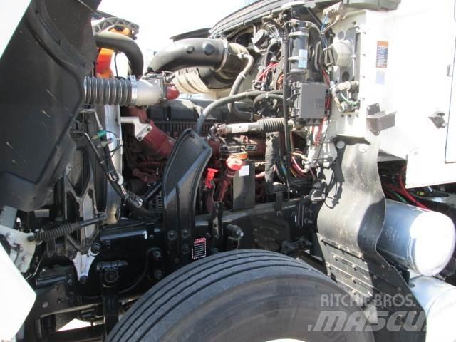 Mack PI64T Vetopöytäautot