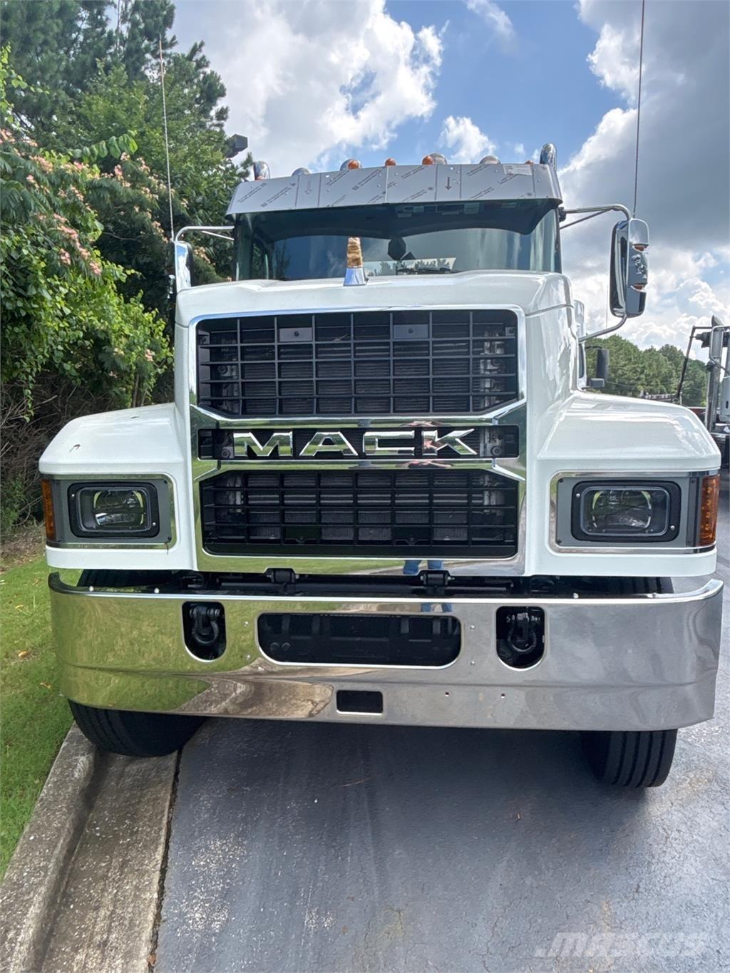 Mack PI64T Vetopöytäautot
