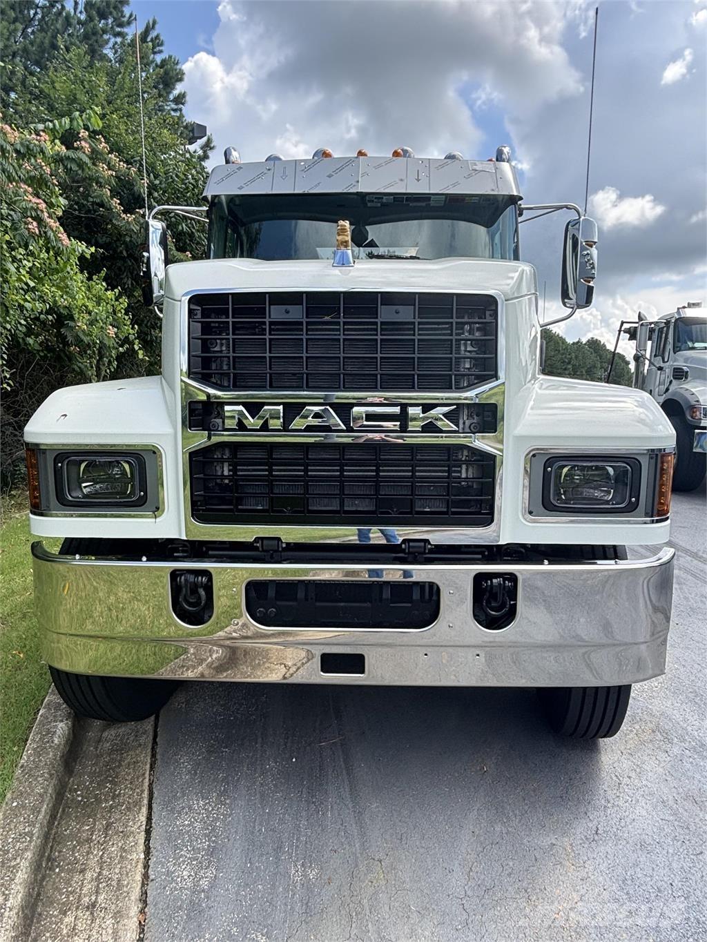 Mack PI64T Vetopöytäautot