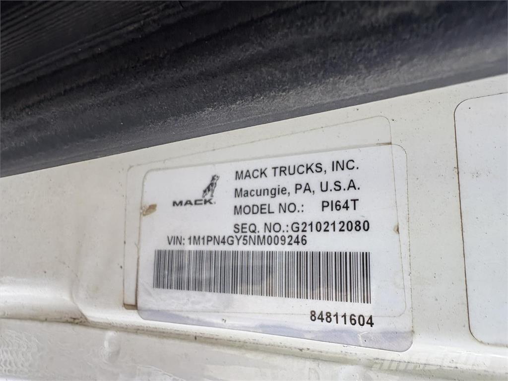 Mack PI64T Vetopöytäautot