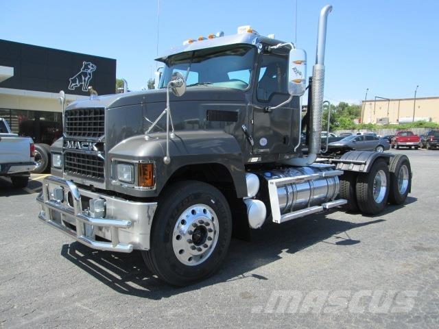 Mack PI64T Vetopöytäautot