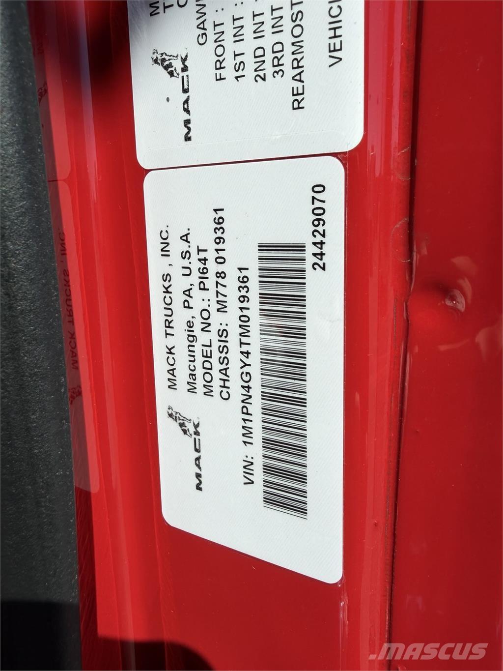 Mack PI64T Vetopöytäautot