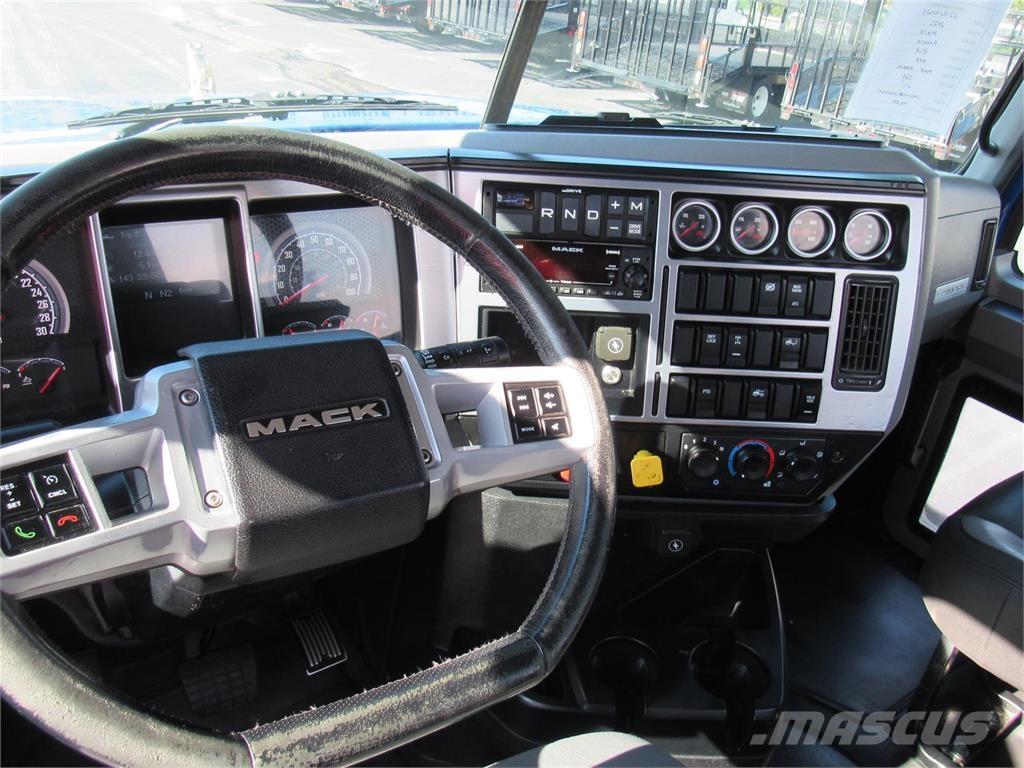 Mack PI64T Vetopöytäautot