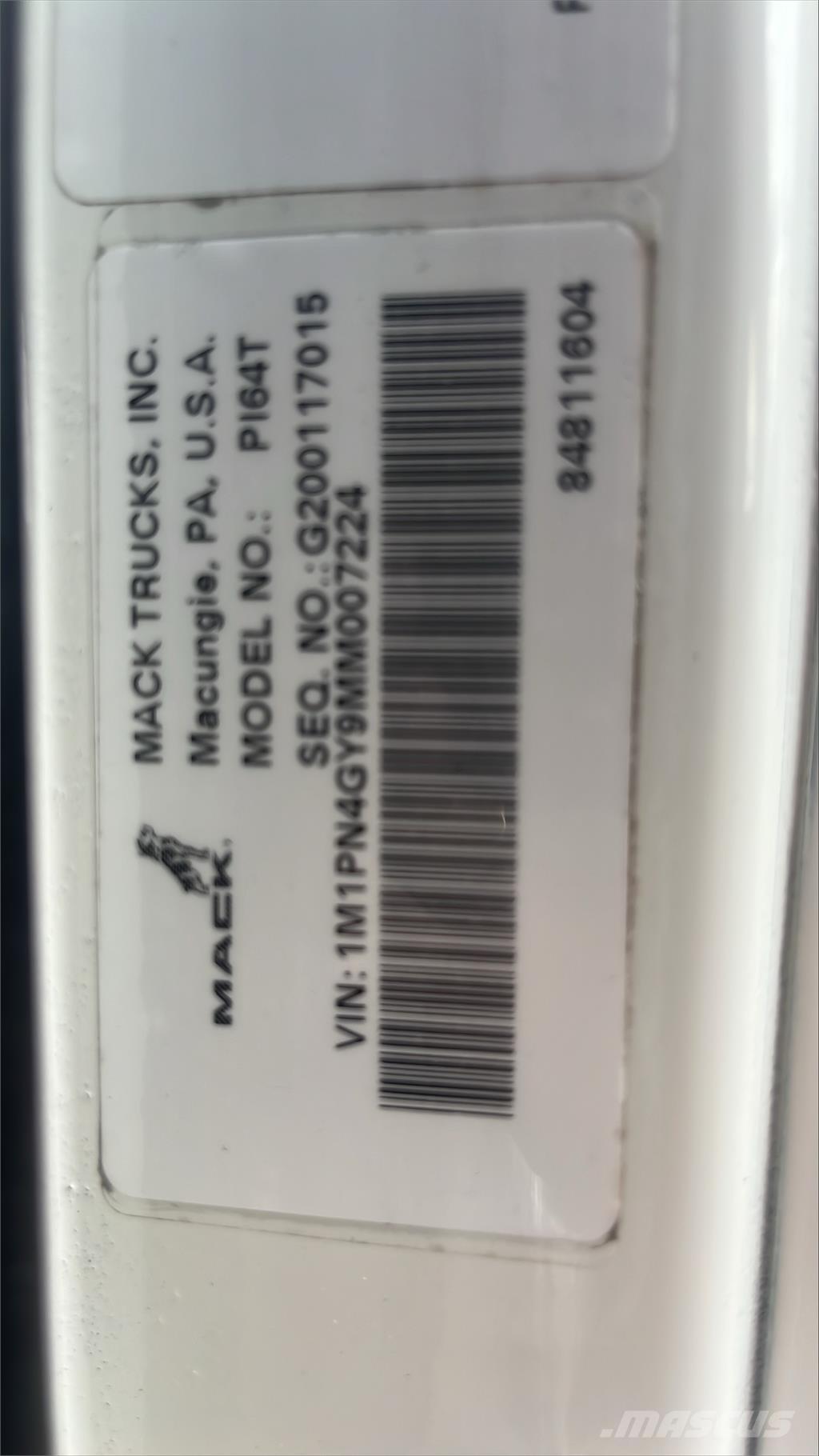 Mack PI64T Vetopöytäautot