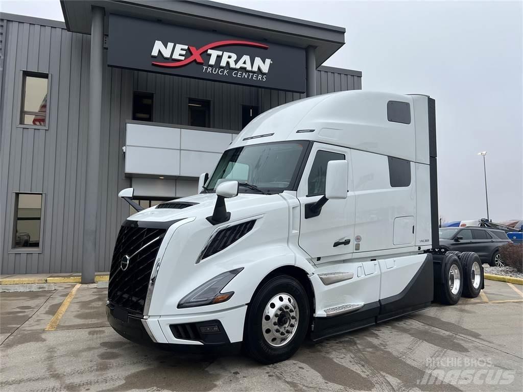 Volvo NEW VNL860 Vetopöytäautot