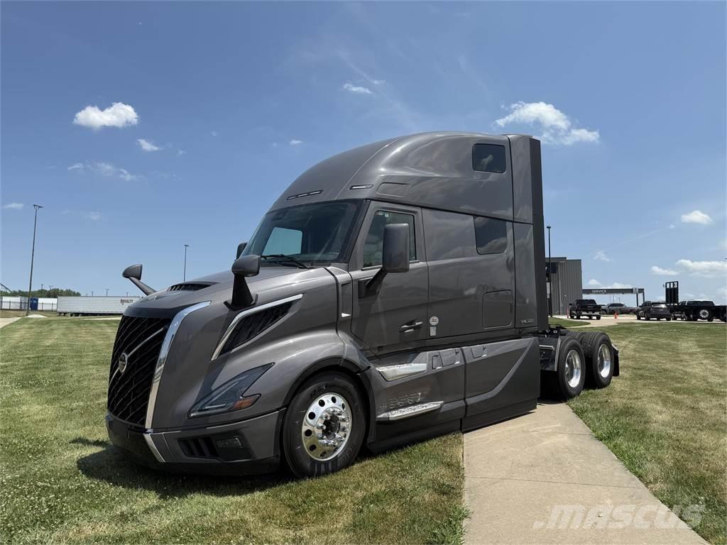 Volvo NEW VNL860 Vetopöytäautot