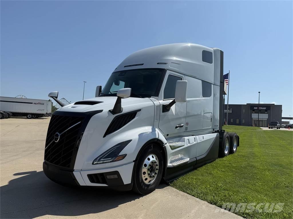 Volvo NEW VNL860 Vetopöytäautot