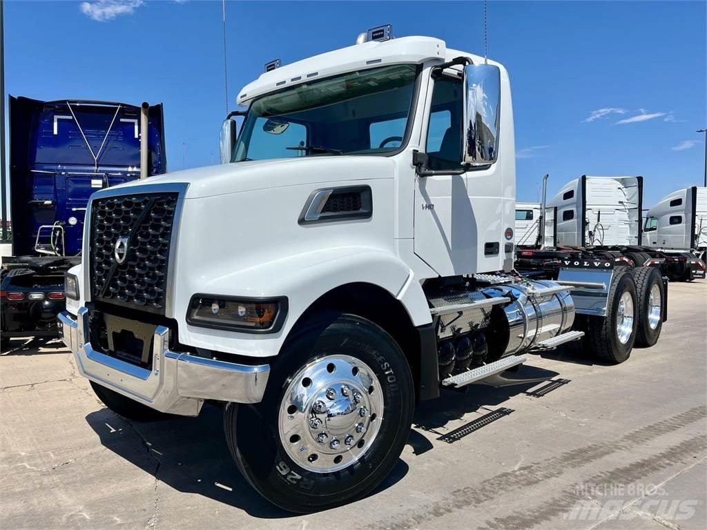 Volvo VHD64FT300 Vetopöytäautot