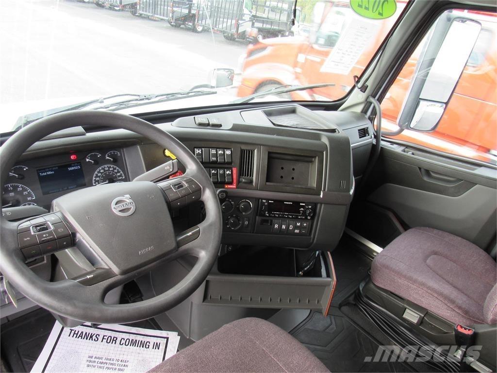 Volvo VNL 860 Vetopöytäautot