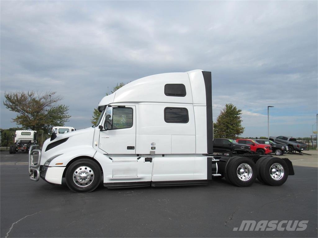 Volvo VNL 860 Vetopöytäautot