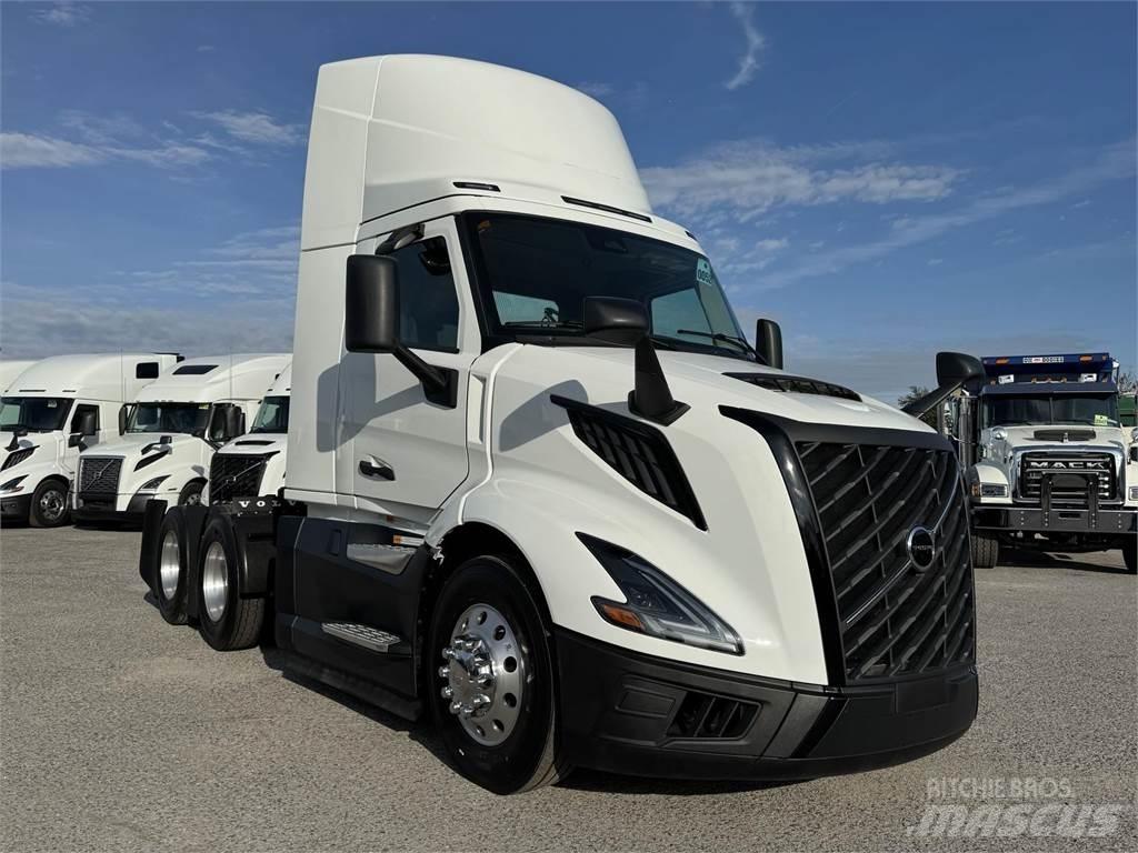 Volvo VNL64T300 Vetopöytäautot