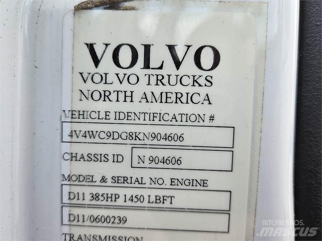 Volvo VNL64T300 Vetopöytäautot