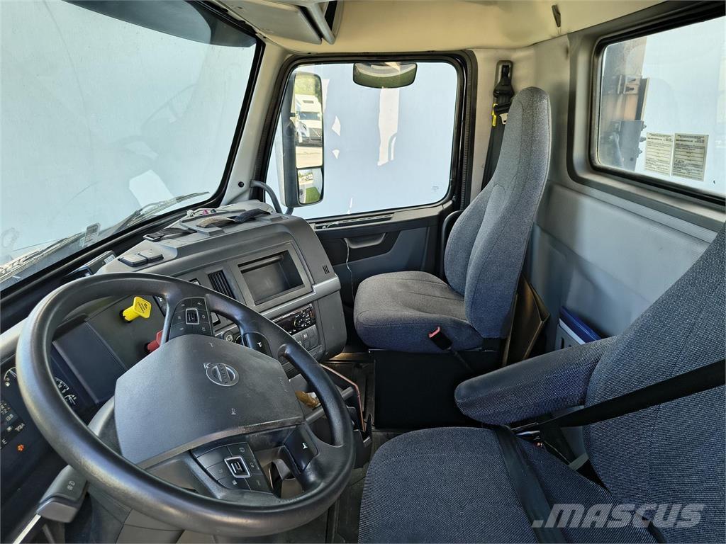 Volvo VNL64T300 Vetopöytäautot