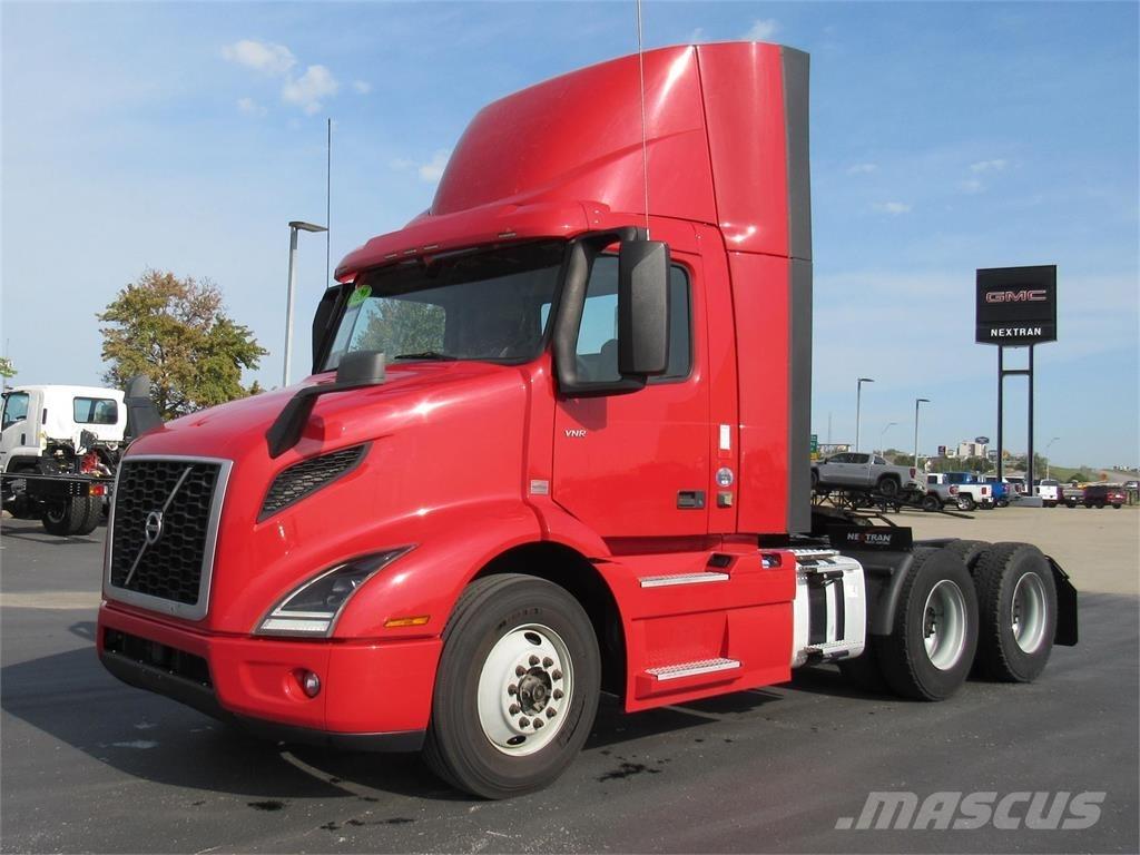 Volvo VNL64T300 Vetopöytäautot