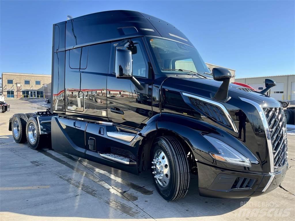Volvo VNL64T640 Vetopöytäautot