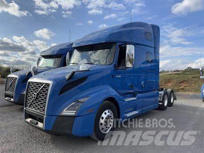 Volvo VNL64T760 Vetopöytäautot
