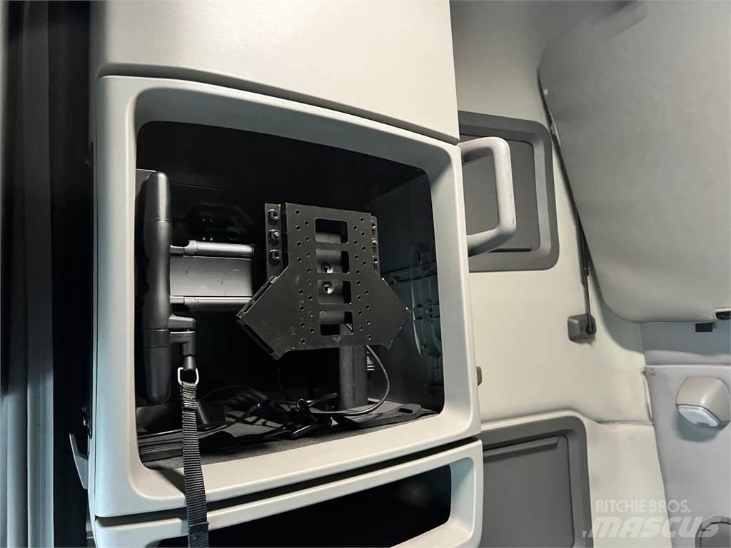 Volvo VNL64T760 Vetopöytäautot