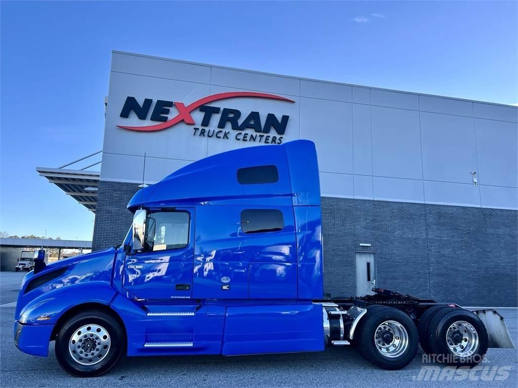 Volvo VNL64T760 Vetopöytäautot