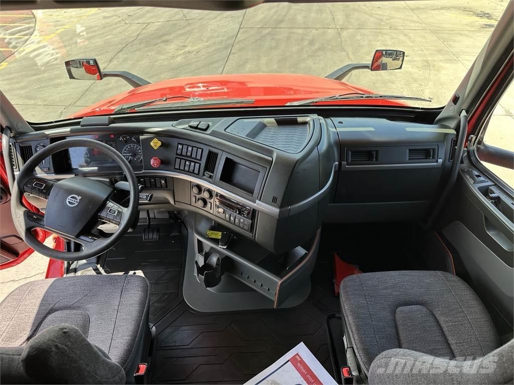 Volvo VNL64T760 Vetopöytäautot