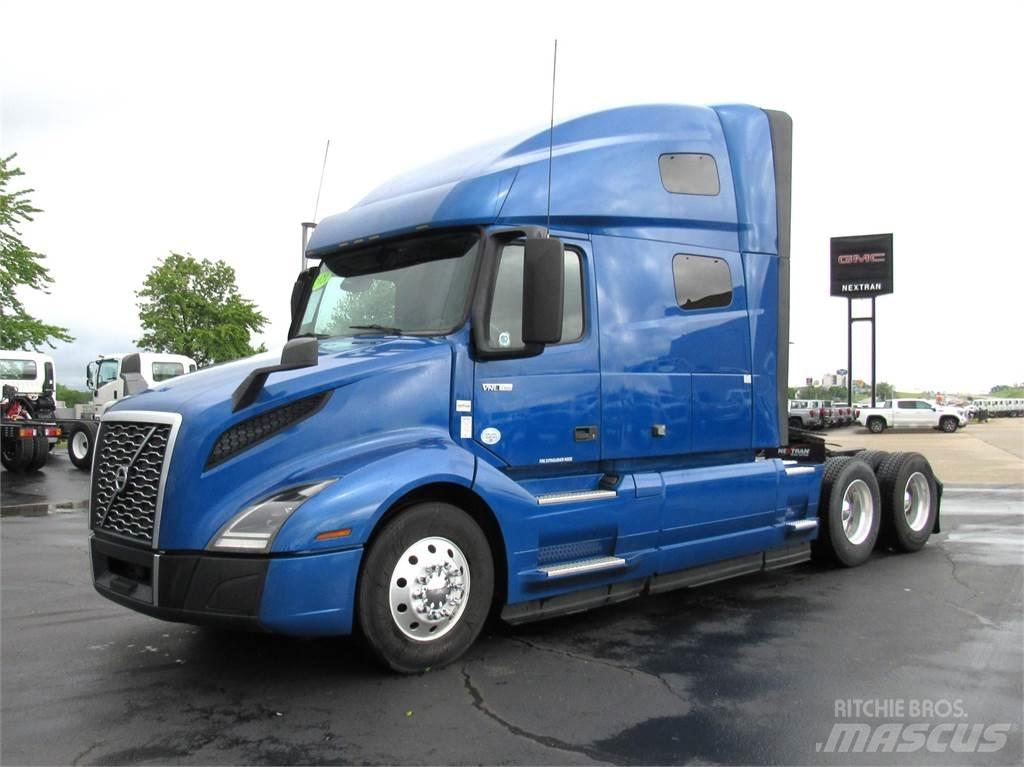 Volvo VNL64T760 Vetopöytäautot