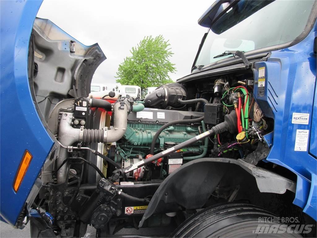 Volvo VNL64T760 Vetopöytäautot