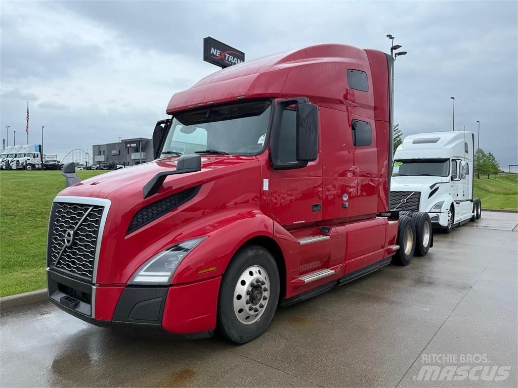 Volvo VNL64T760 Vetopöytäautot