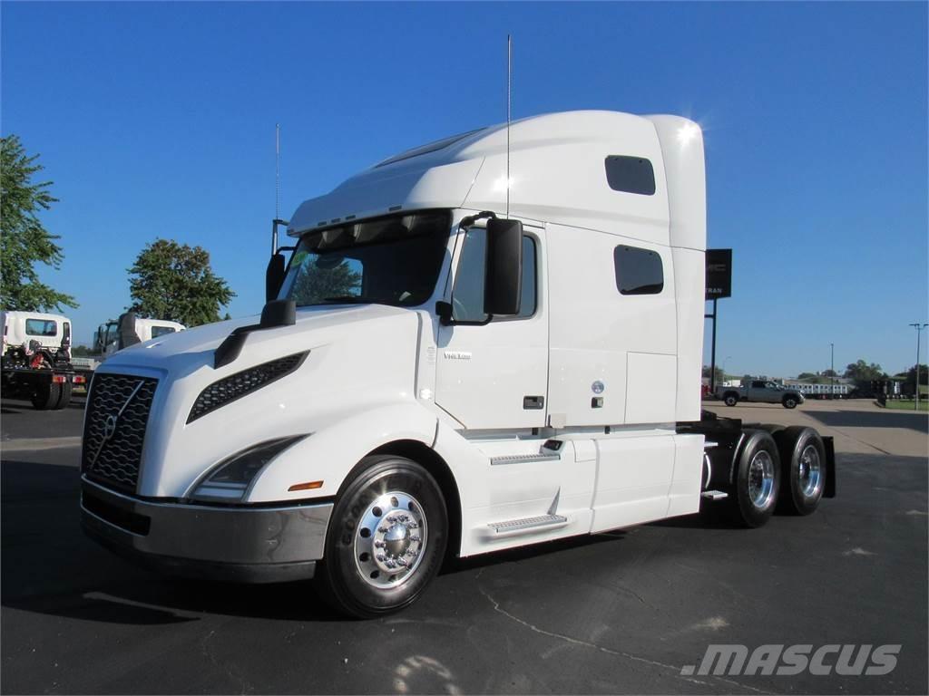 Volvo VNL64T760 Vetopöytäautot