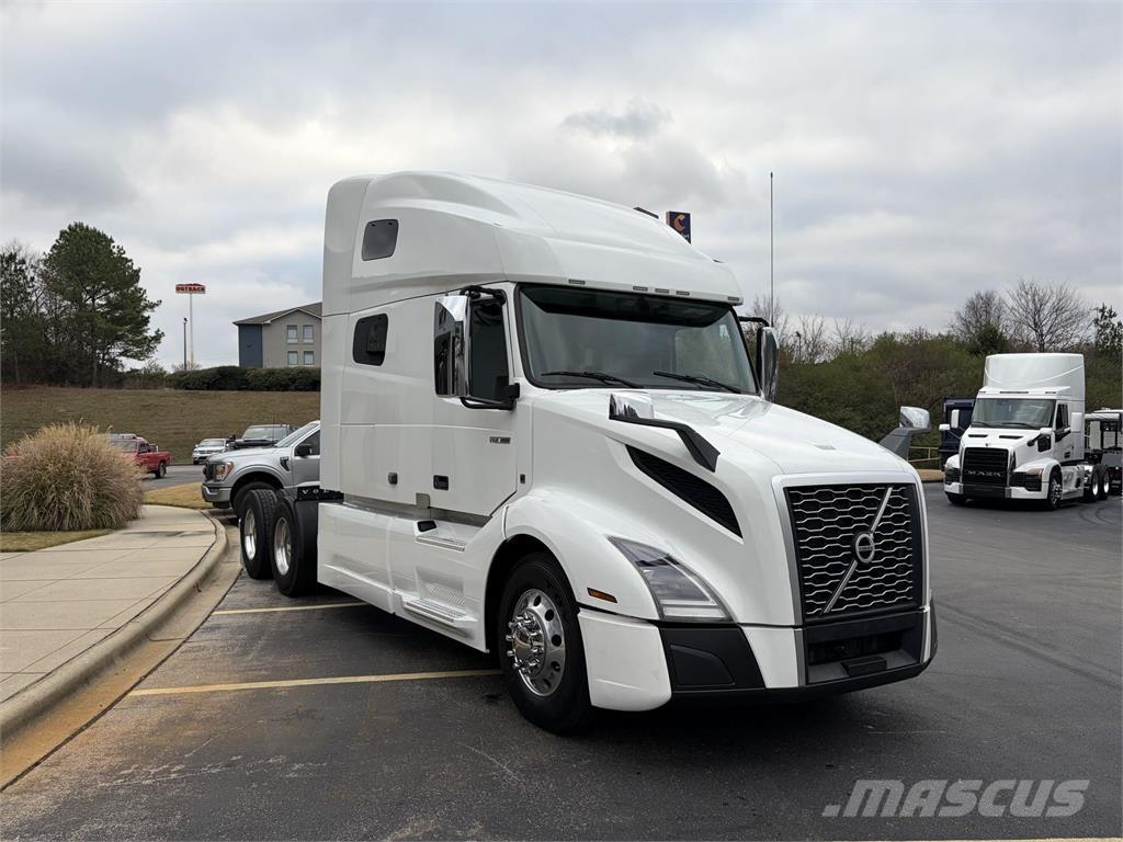 Volvo VNL64T760 Vetopöytäautot