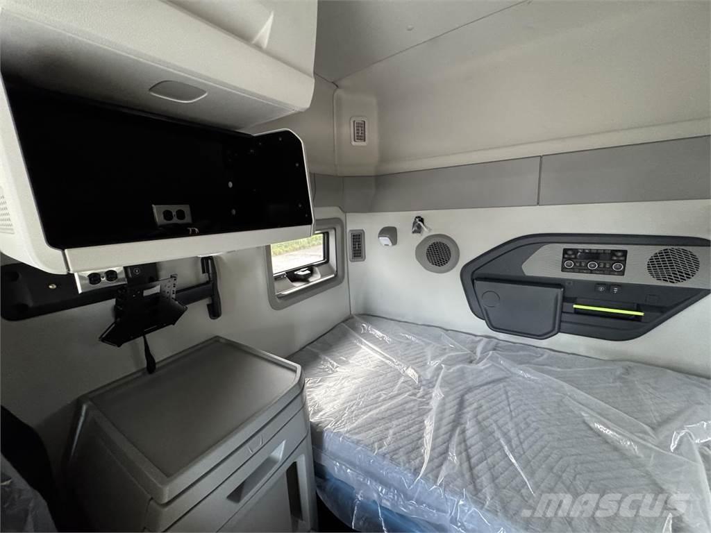 Volvo VNL64T840 Vetopöytäautot